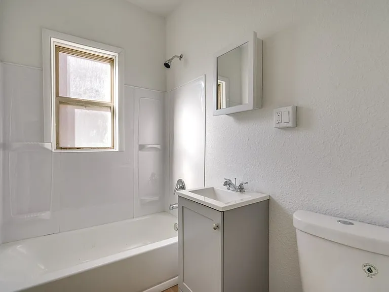 2827 S Moreland Blvd #3 — Photo 7