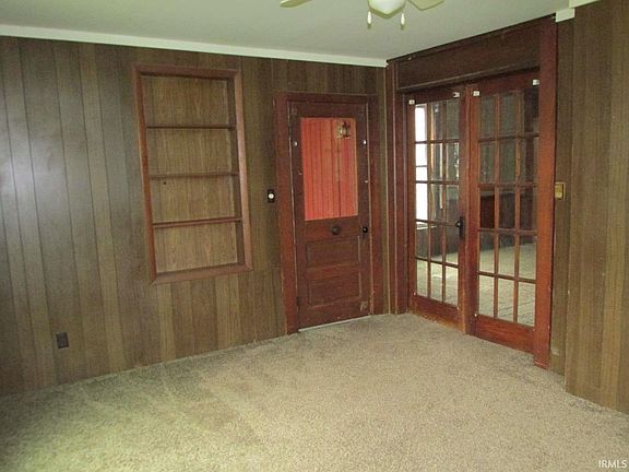 4th image of 725 N Main St