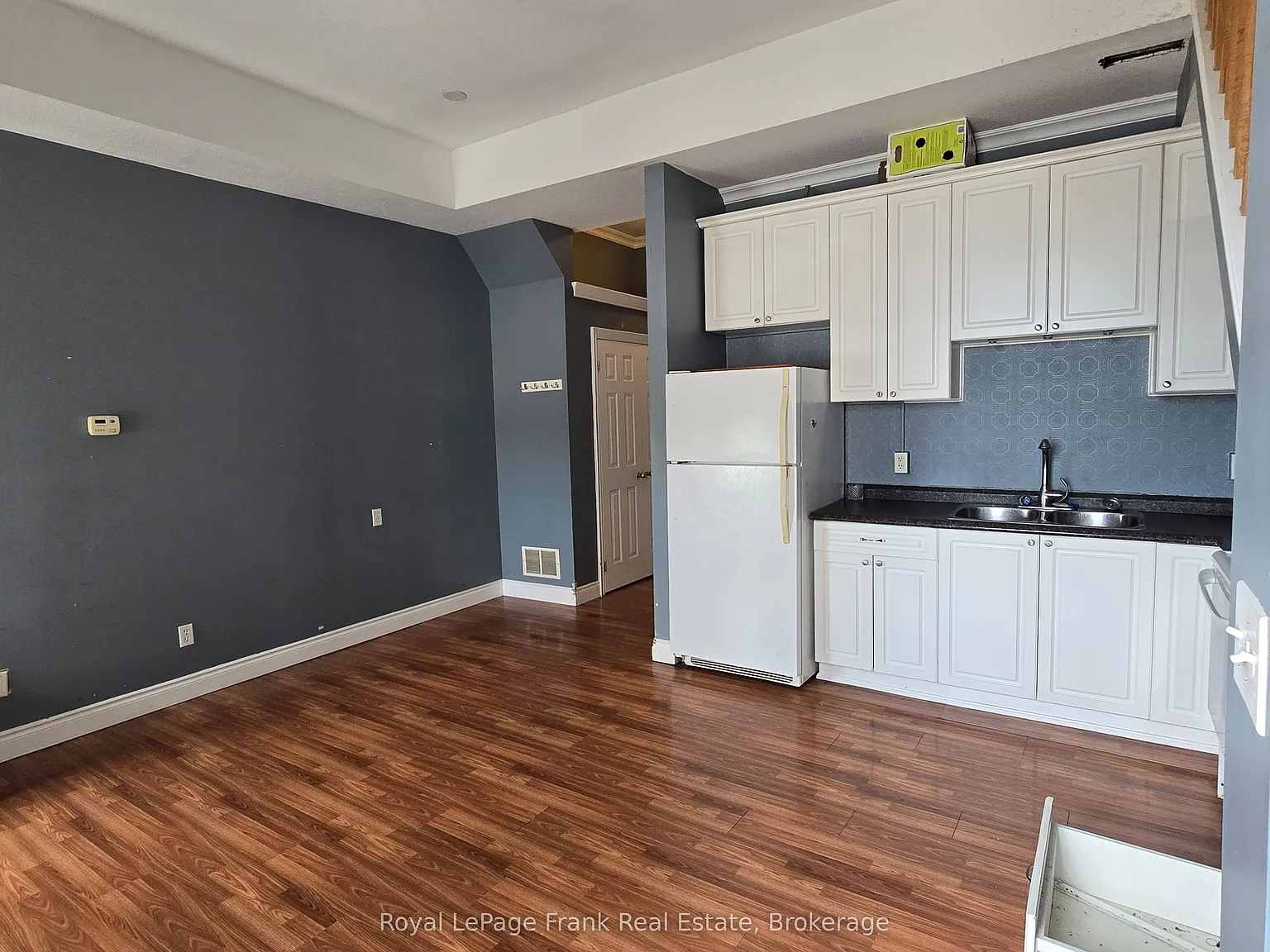 54 King St E — Photo 4