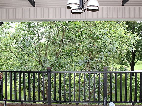 5th image of 236 Victoria Ln