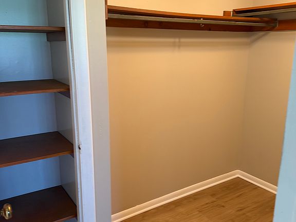 3rd image of 1061 Perkinswood Blvd S Unit E-9