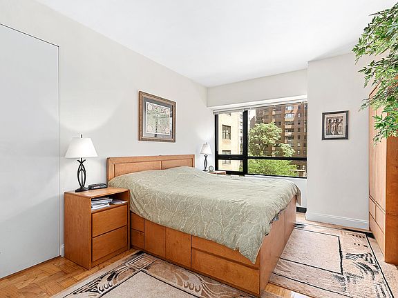 3rd image of 415 E 54th St Unit 5EF