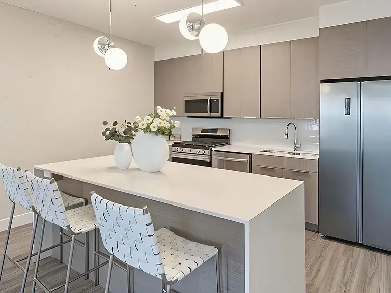 The Paragon Apartments — Photo 3