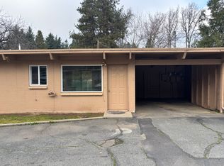 157 Peckerwood Ln #E, Grants Pass, OR