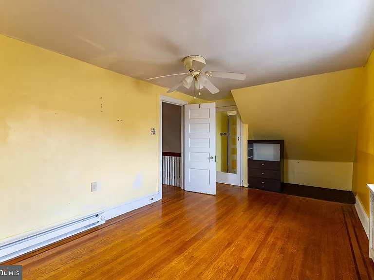 2216 Georges Ln — Photo 32