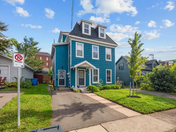 52 Hillsborough St #48, Charlottetown, PE C1A 4W1