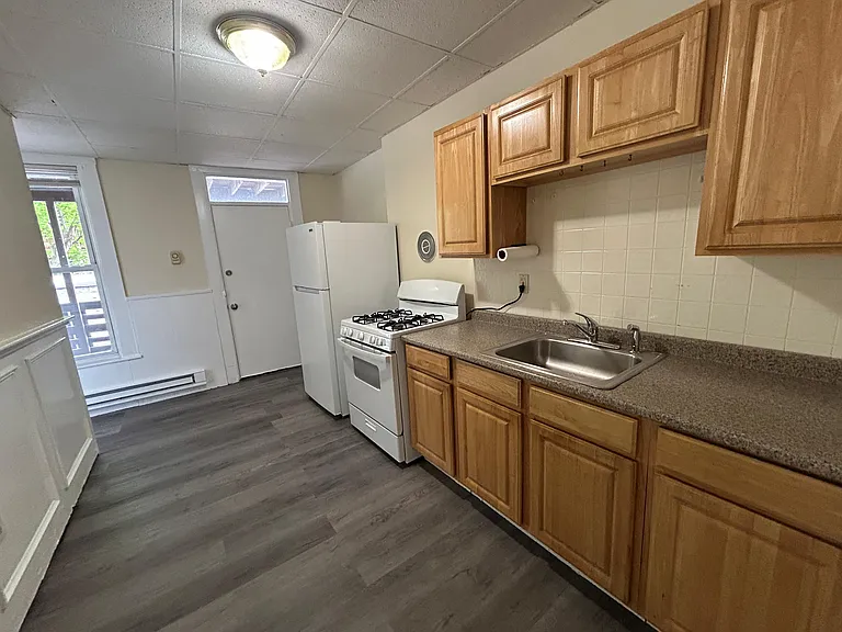 9 School St #2 — Photo 2