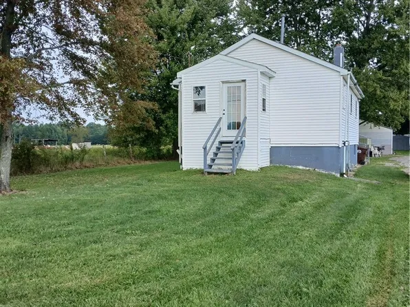 5376 N Park Extension Ave, Bristolville, OH 44402