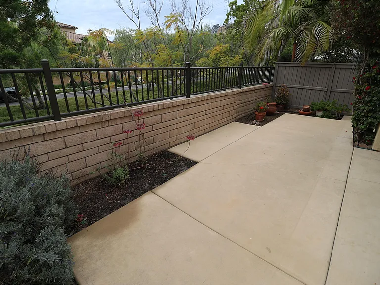 2694 Bellezza Dr — Photo 17