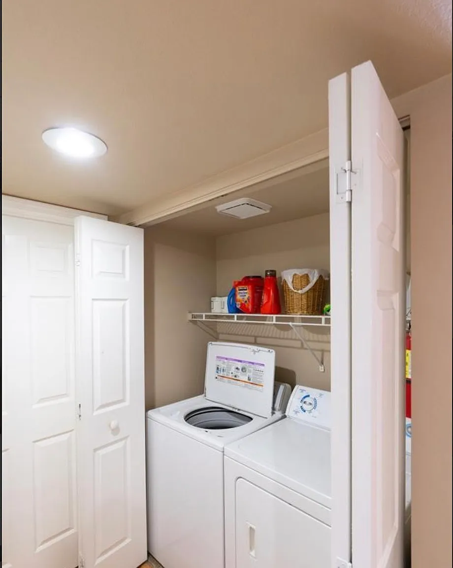2 bed, 1067 sqft, $1,900 — Photo 3