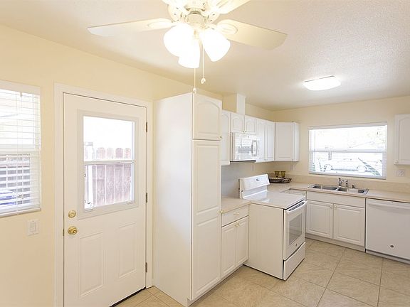 2nd image of 4444 Mount Castle Ave