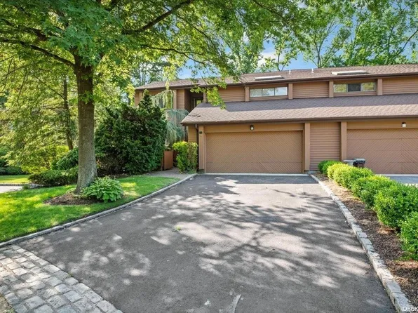 13 Yale Drive #13, Manhasset, NY 11030