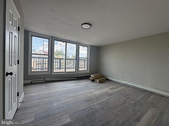 2nd image of 242 N Broadway #B