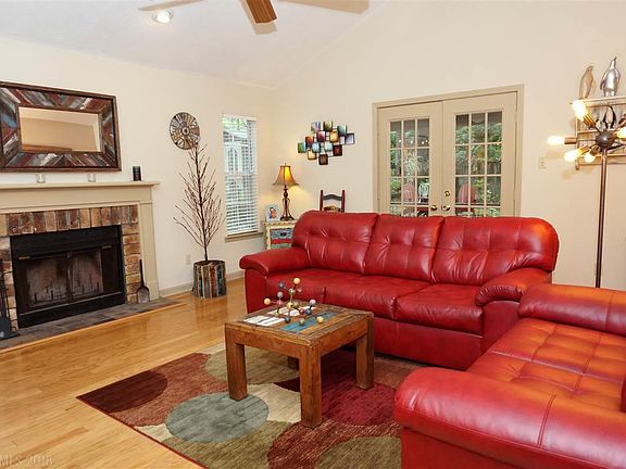 2nd image of 103 Meadow Wood Dr
