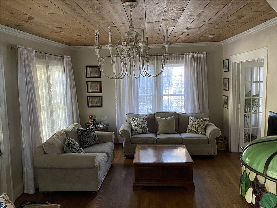 1st image of 204 N College St