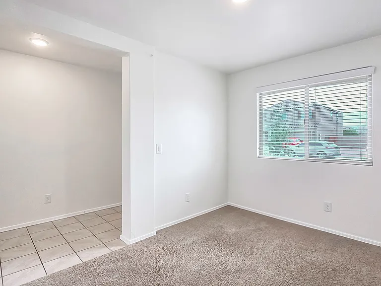 8562 S 253rd Ave — Photo 4