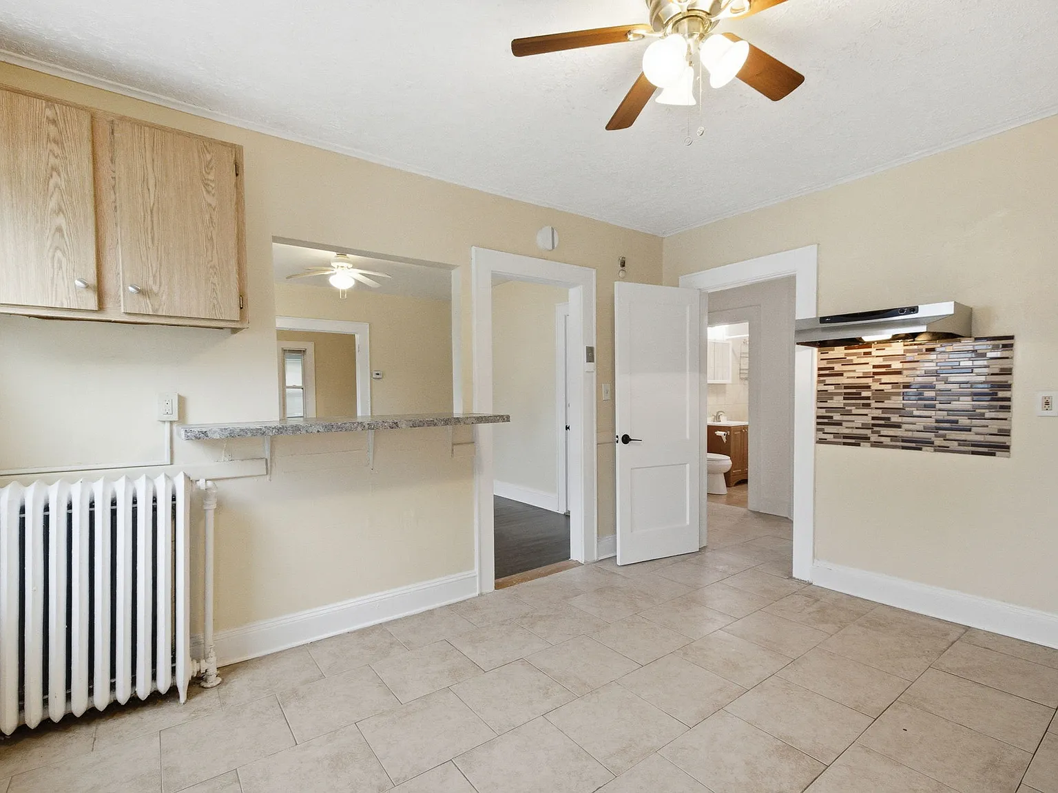 2 bed, 1000 sqft, $1,700 — Photo 2
