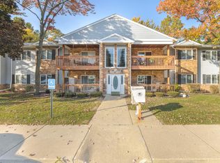 1633 Shoemaker Dr, Westland, MI 48185