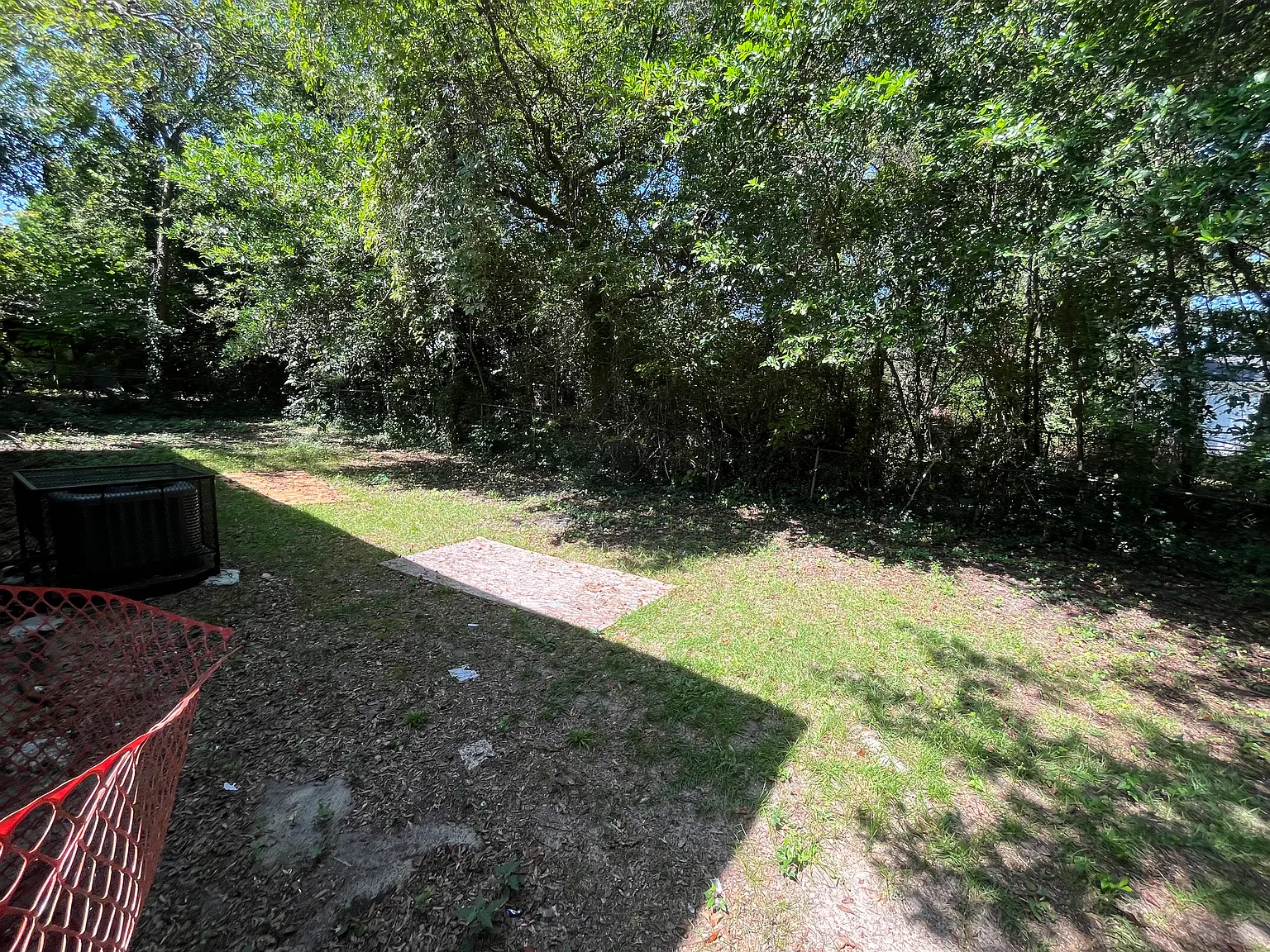 3 bed, 900 sqft, $1,400 — Photo 3