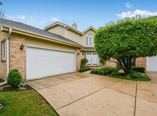 1509 Canterbury Ct, Darien, IL 60561