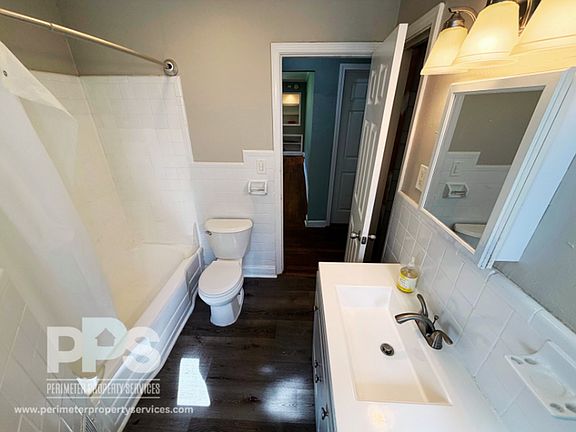 5th image of 645 Charlotte Pl NW