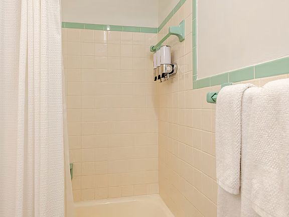 5th image of 405 San Cristobal Ct