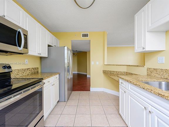 2nd image of 520 SE 5th Ave APT 1309