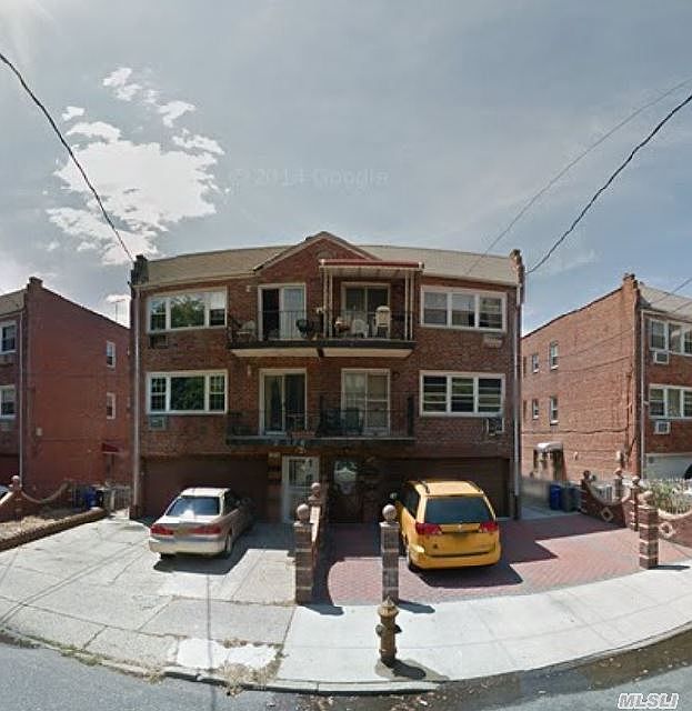 1st image of 1076 E 82nd St #1