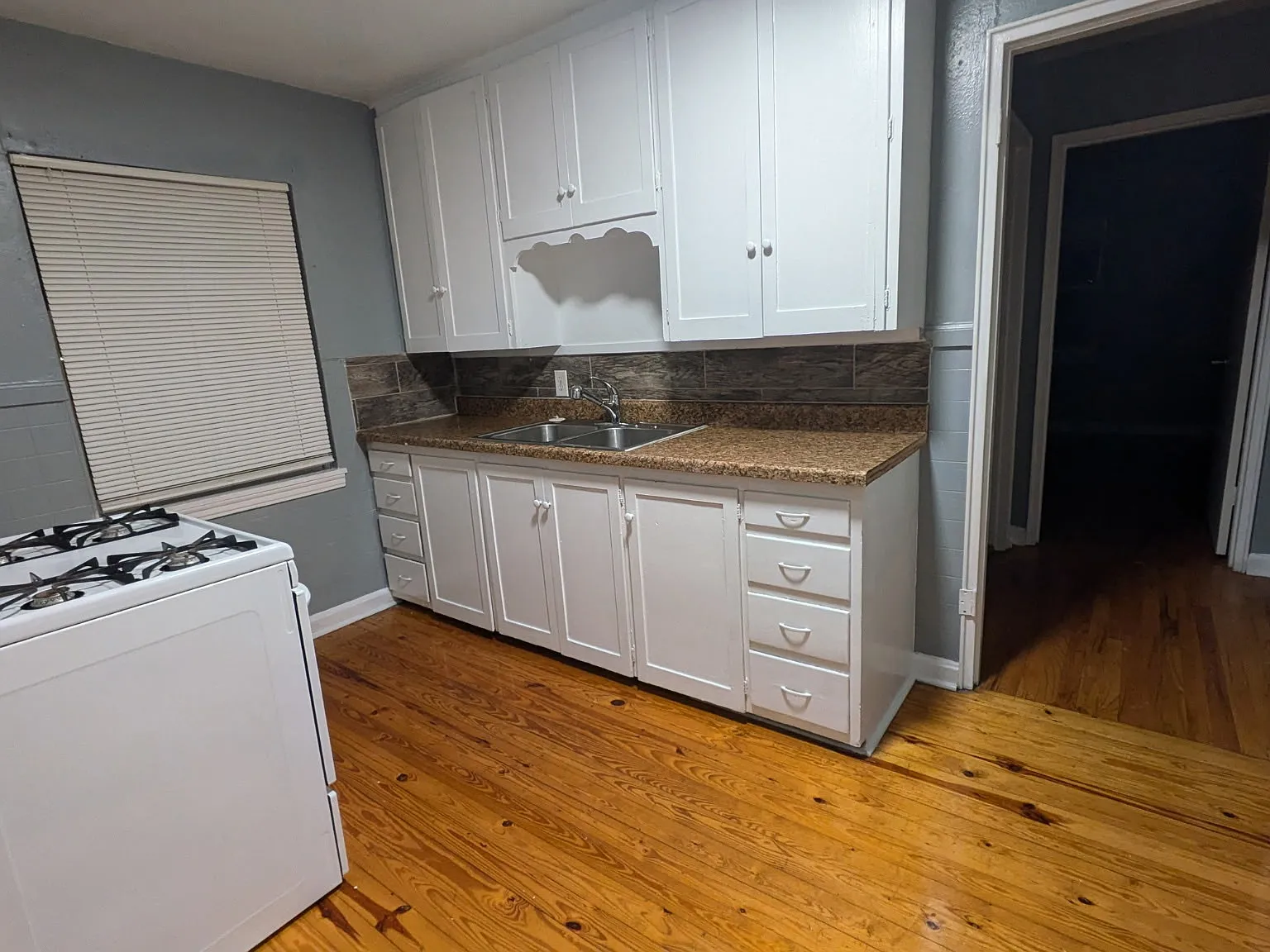 1504 Allen Street — Photo 3