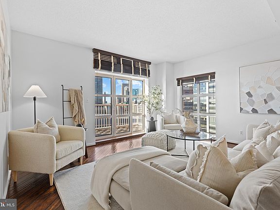 5th image of 250 President St Unit 900