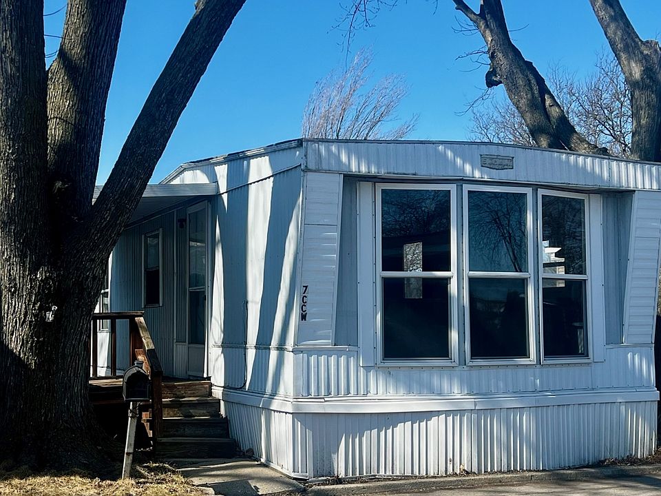 2nd image of 7 Country Club Dr #Co007