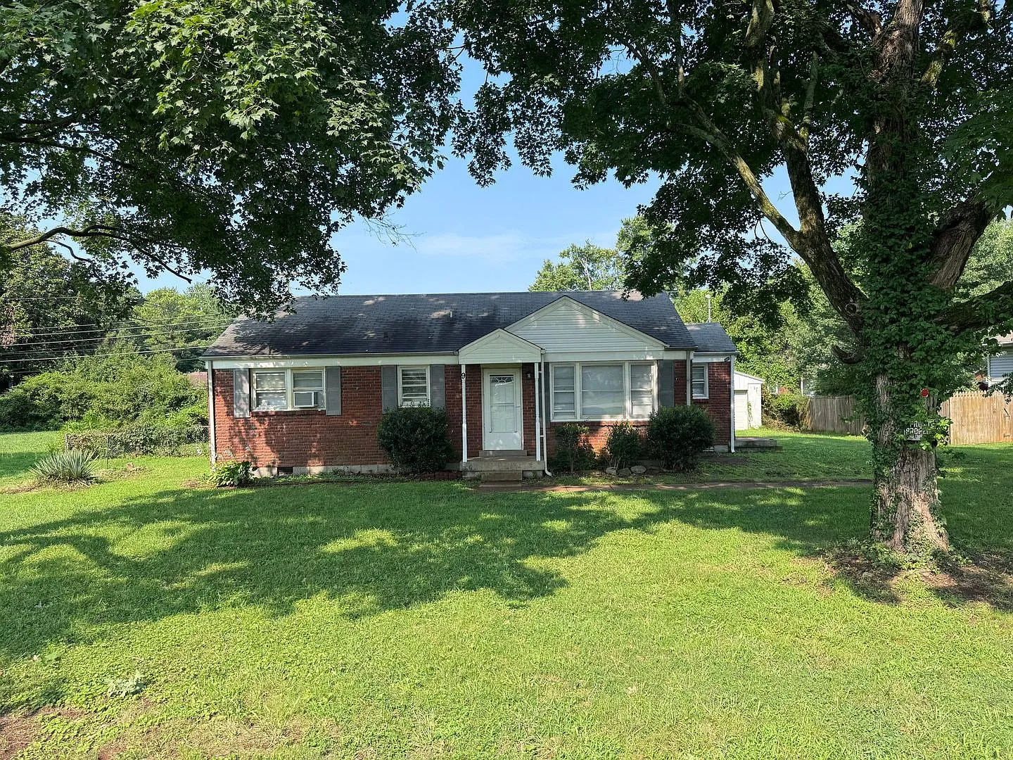 Beautifully Remodeled 3 Bed 1 Bath home in St. B area! — Photo 1