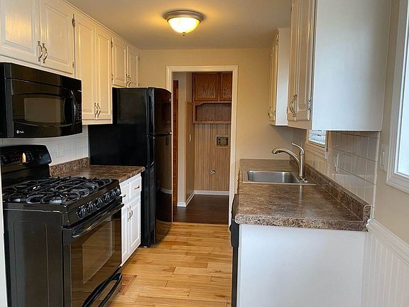 4th image of 817 Horseshoe Dr