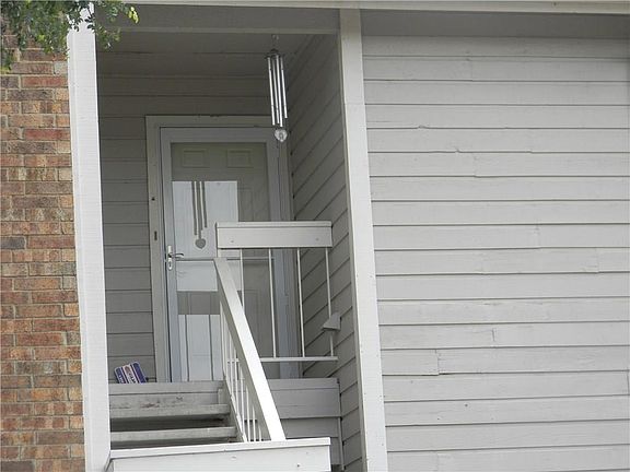 2nd image of 1101 Quail Valley Ln Unit 212