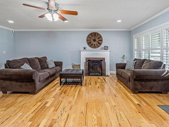 4th image of 2309 Anita Ave