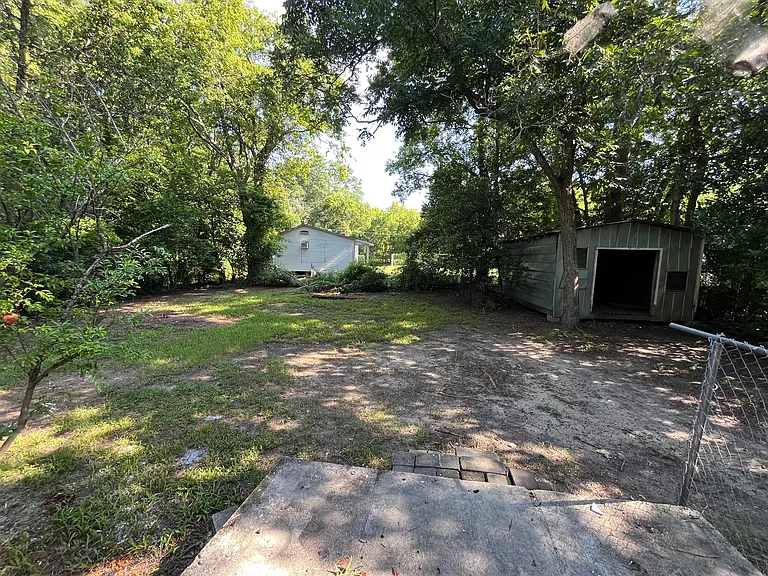 3905 Robinson Rd — Photo 3