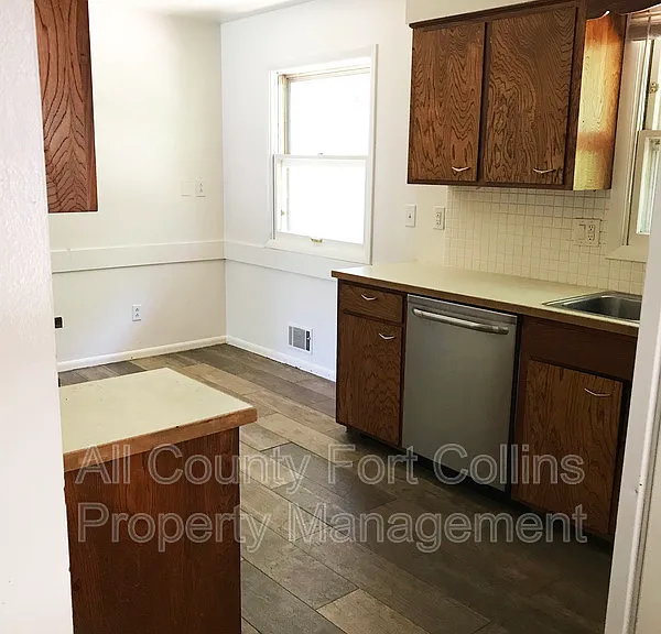 1516 Brentwood Dr — Photo 5