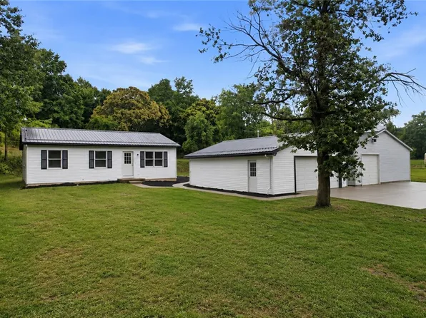121 Kyle Rd, Valencia, PA 16059
