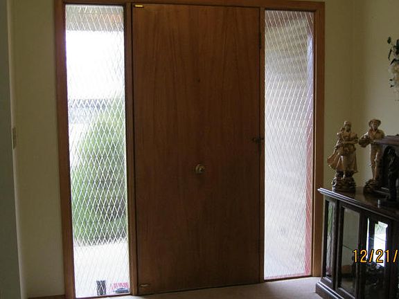3rd image of 226 Leland Dr S