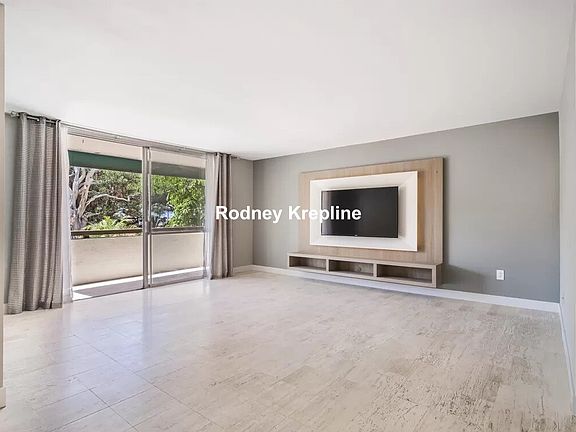 5th image of 6333 La Jolla Blvd Unit 158
