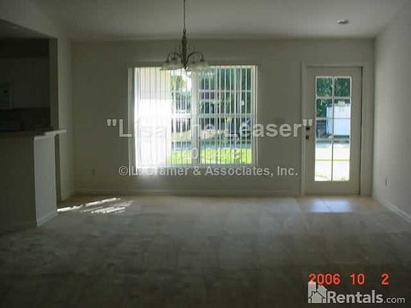 5th image of 105 Alan Ave N Unit 6