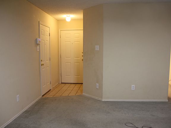 LIVING ROOM ENTRANCE