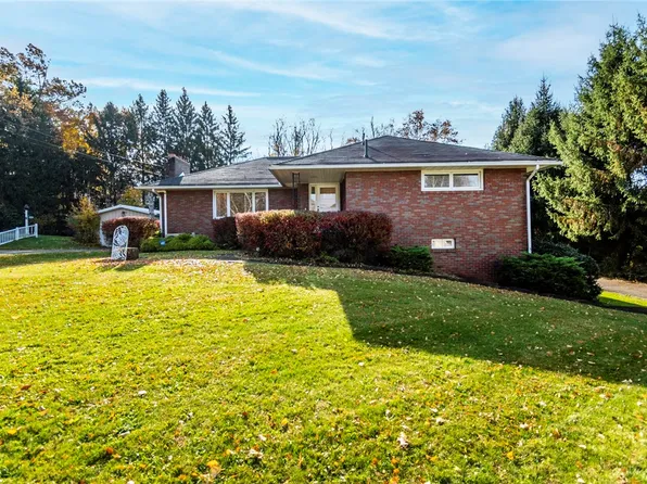 17 Webster Dr, Greenville, PA 16125