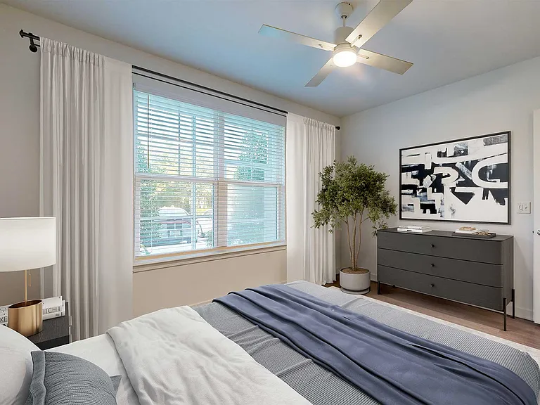 Essex Luxe Apartments — Photo 8