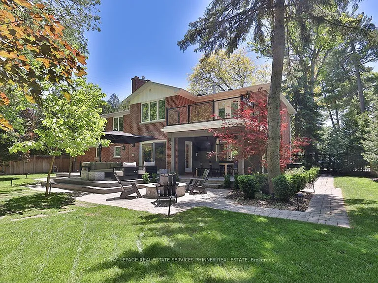 1638 Ruscombe Close — Photo 34
