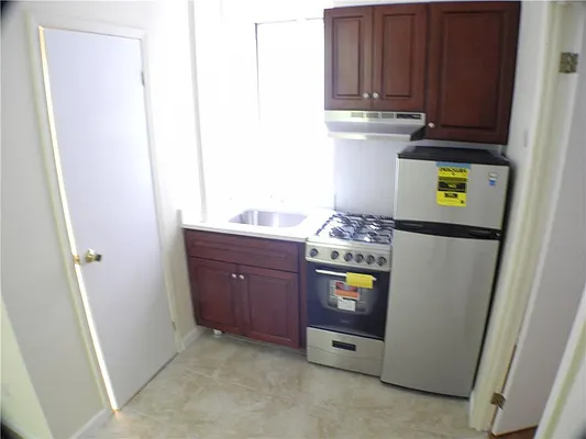 Rented by R New York | media 42