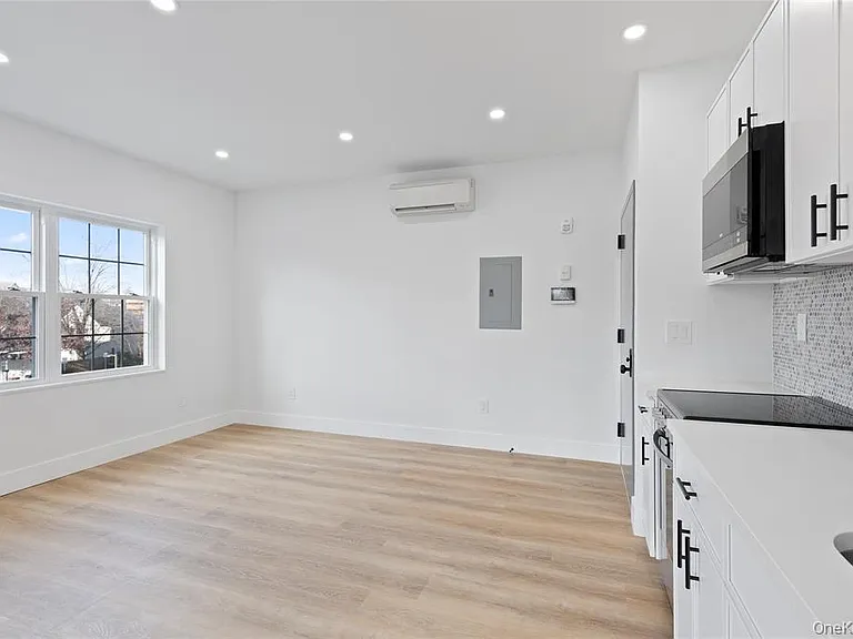 9 Lagrange Ave #4 — Photo 3