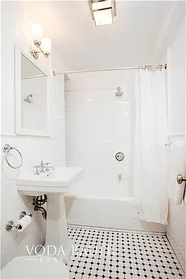 Rented by Voda Bauer Real Estate | media 14