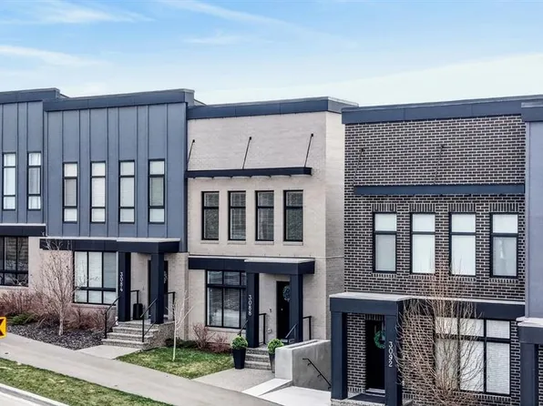 3088 W 85th St SW, Calgary, AB T3H 6C7