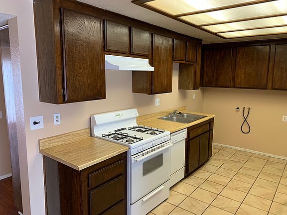5th image of 16970 Marygold Unit Ave #18